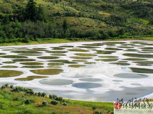 绝美奇观：加拿大神秘斑点湖(组图)