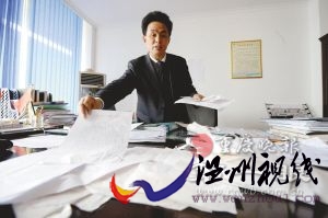 \"开发商承诺买房入名校校长叹学校成卖楼筹码\"