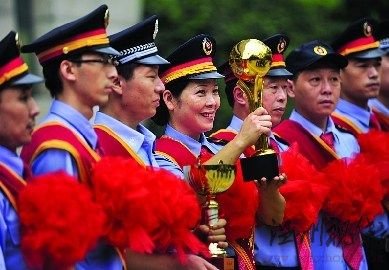 宝成线坠江列车乘务组获近230余万奖金(图)