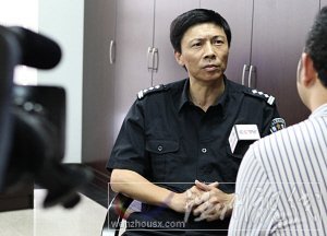 温州特警支队长详解小伊伊解救过程(图)