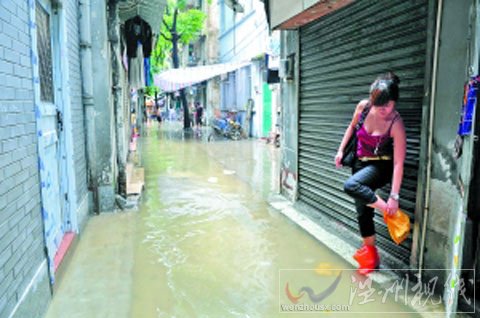 暴雨广东省 荔湾水浸30处