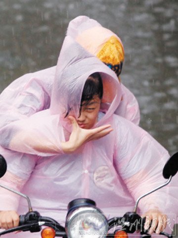 山东昨日局部暴雨 未来三天仍降雨注意防范