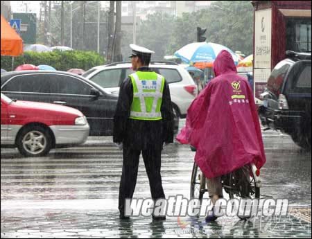 近期广西南部多雨 高温少雨仍占主角