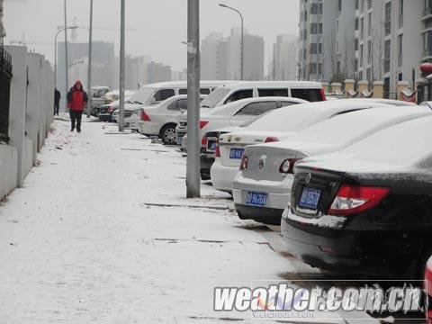 青岛喜迎龙年新春后首场降雪