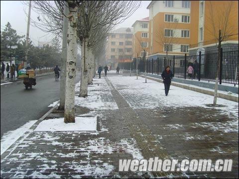 呼和浩特三月小雪滋润大地（组图）