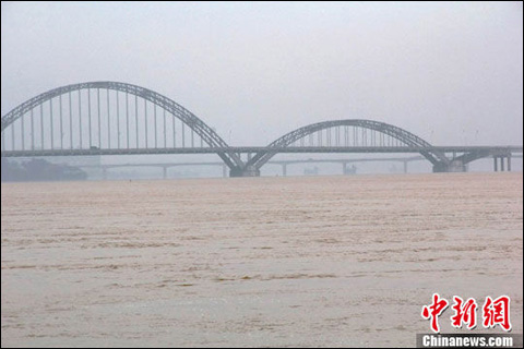 江西受持续降雨影响出现罕见早汛(组图)