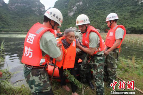 持续降雨引发广西村屯内涝房屋下沉（图）