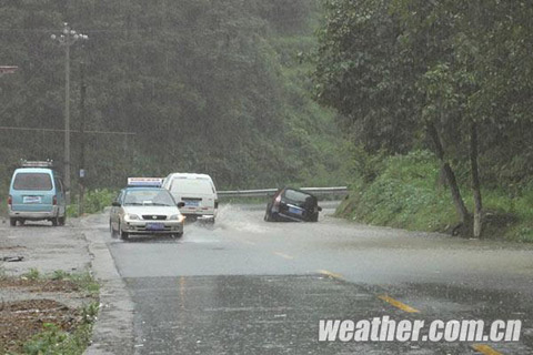 暴雨突袭贵州省黔东南州台江县城（组图）