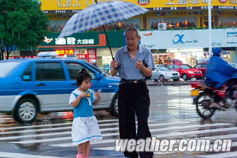 昨天“韦森特”使广西经历风雨 未来四天还将持续