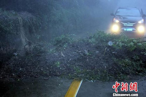 “海葵”挟特大暴雨侵袭庐山多景区关闭