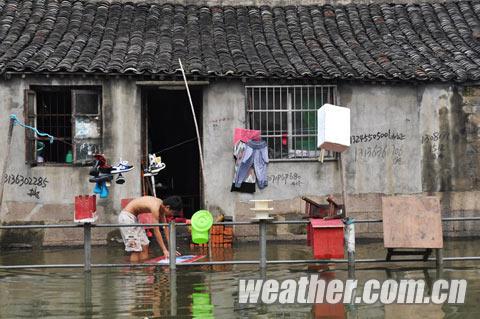 宁波昨日午后雷阵雨 姜山小镇成水城