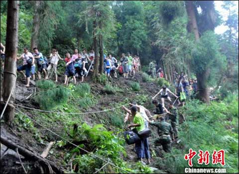 四川彭州暴雨致3000民众受灾 仍有2人失踪（图）