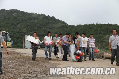 浙江象山崇搀港 近千艘渔船回港避风