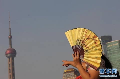 上海气温突破35℃ 午后到夜间局地有阵雨或雷雨