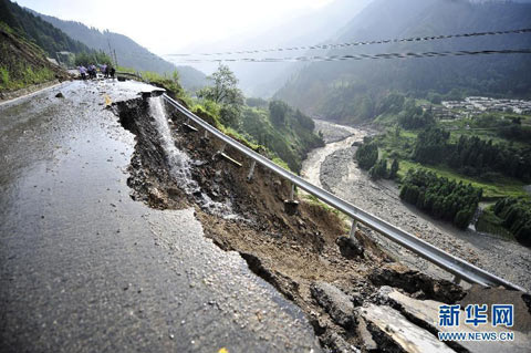 强降雨造成四川多地受灾 2人死亡10人失踪