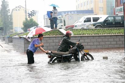 山东胶南大雨