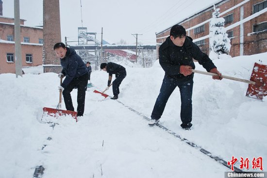 黑龙江鹤岗暴雪