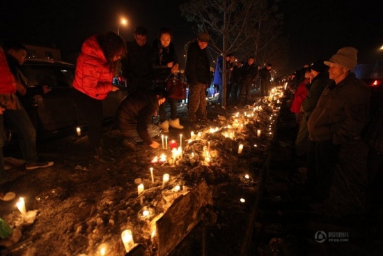 婴儿被掐死埋入雪中