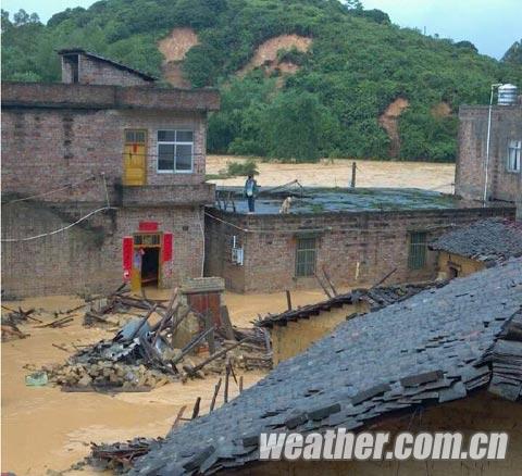 广西玉林降特大暴雨 导致局地塌方和房屋被淹