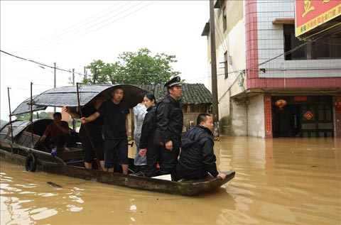 桂湘渝遭强降雨袭击 近百万人受灾