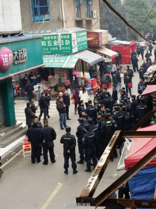 长沙伍家岭街道菜市场砍人事件