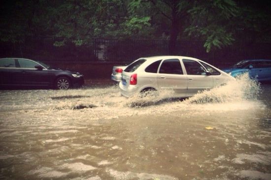 市区部分路段出现积水