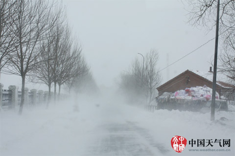 东北风雪交加 华南持续阴雨