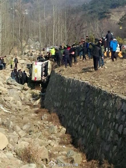 临沂蒙山管委会车祸现场图片