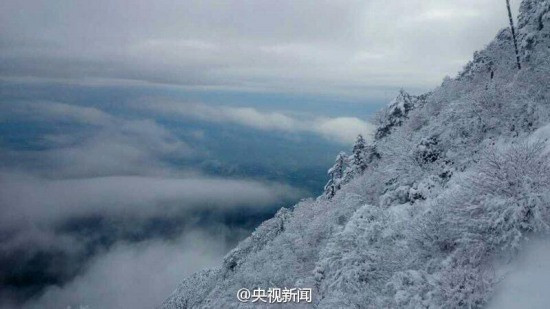 四川峨眉山大雪