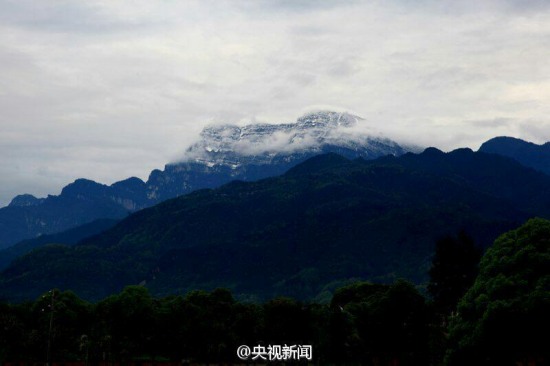 四川峨眉山大雪