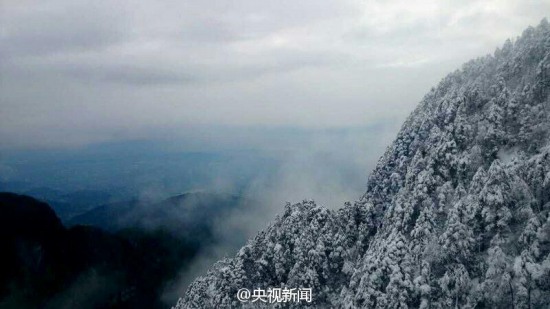 四川峨眉山大雪