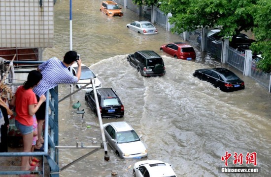 福州突降暴雨