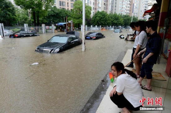 福州突降暴雨