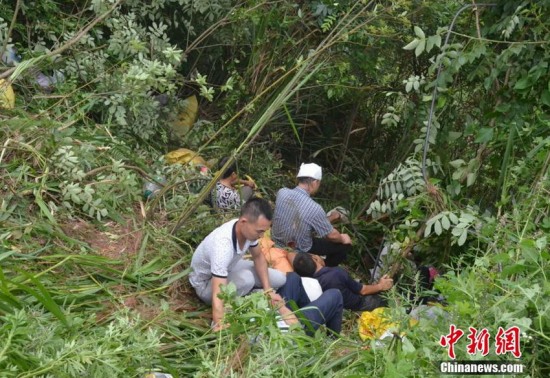 宜春寨下镇梅塘村车祸