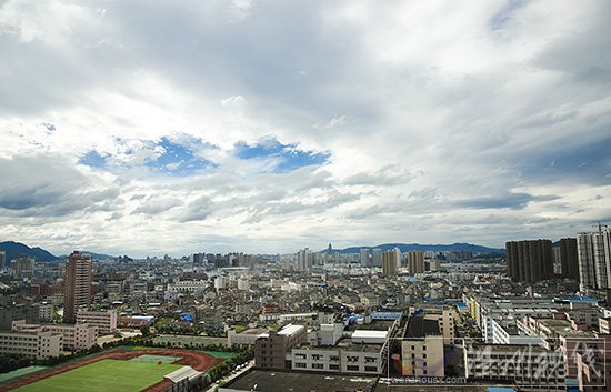 台风灿鸿去哪了