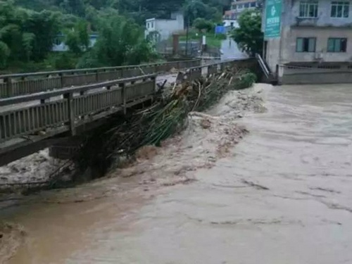 四川省叙永县暴雨洪灾泥石流灾害