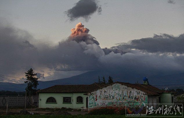 日本九州阿苏山火山喷发