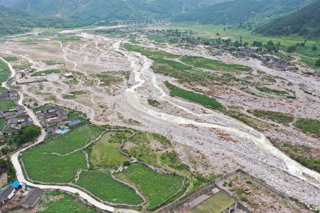 暴雨致14人遇难